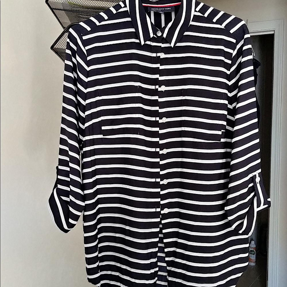 Jones New York Signature blouse